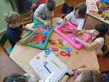 ZABAWY PIASKIEM KINETYCZNYM